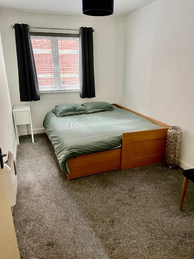 Large 2 Bedroom Apartment, 4 Beds One 1 En-Suite, Free Parking Nr Chelt Elmore And Quays Gloucester Eksteriør billede